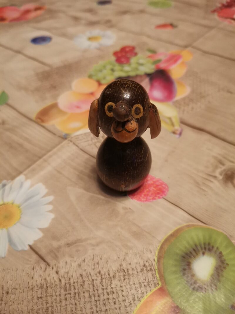 Старинна дървена играчка Кученце
