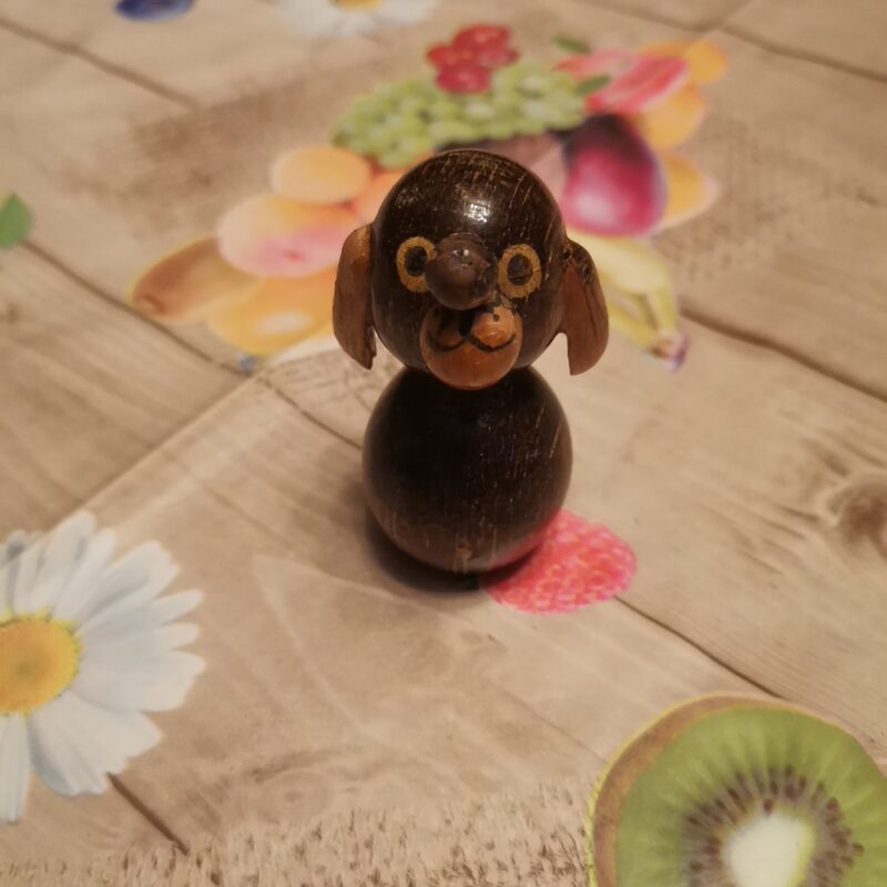 Старинна дървена играчка Кученце